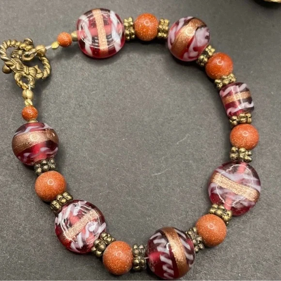 Art Glass and Gold Stone Toggle Clasp Beaded Bracelet 7.25 - Picture 4 of 5